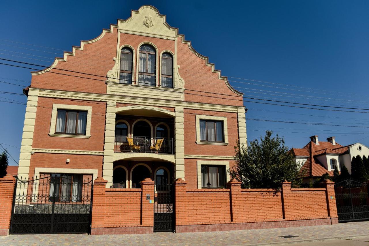 Villa Alfredo Odessa Buitenkant foto
