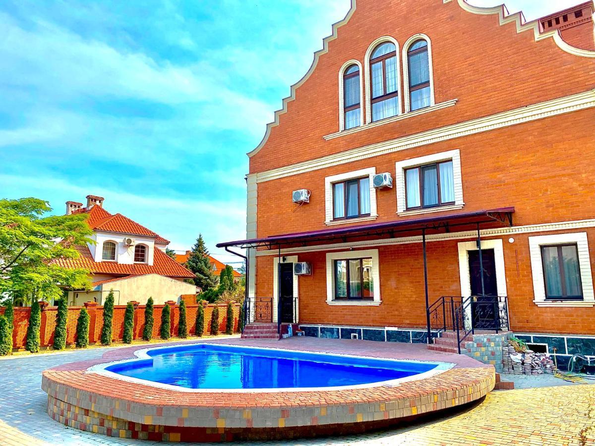 Villa Alfredo Odessa Buitenkant foto